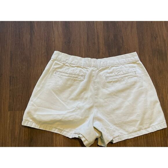 American Eagle Outfitters Size 6 Women's Khaki Shorts 100% Cotton - Picture 2 of 3